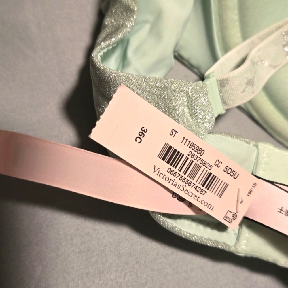 Victoria Secret Bra - Picture 8 of 10